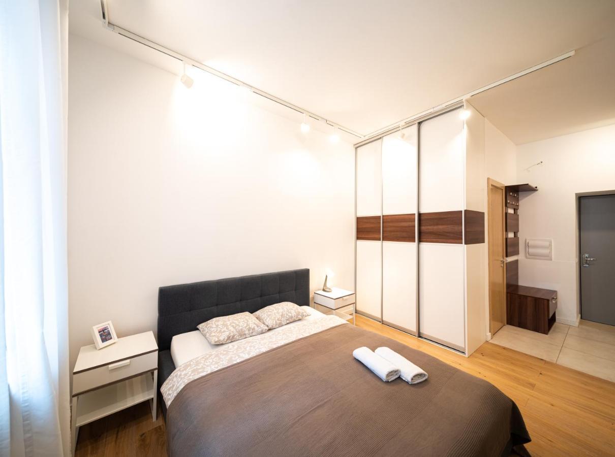 Lacplesa loft-style residence Riga Exterior foto